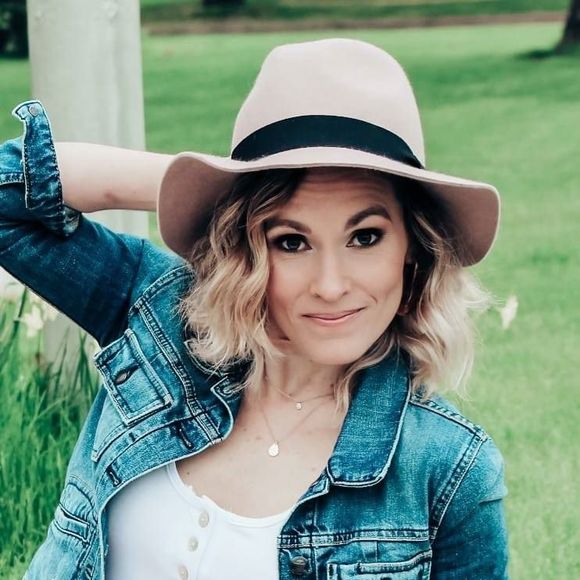 Meet your Posher, Betsy - Picture 1 of 1